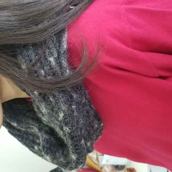 Gray infinity scarf - Picture 2 of 2